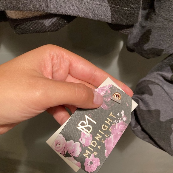 Midnight baker camo size medium pullover hoodie - Picture 4 of 7